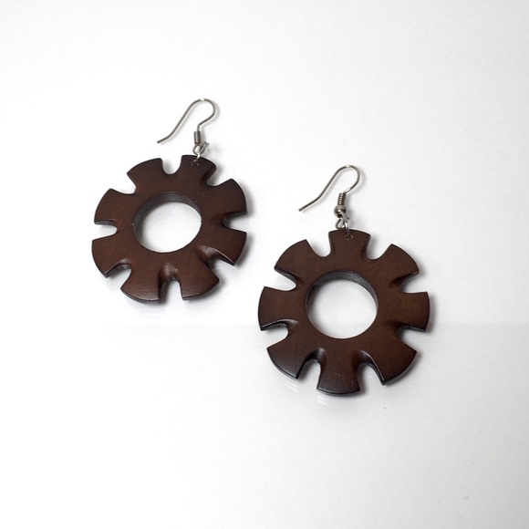 Stylish Large Natural Wooden Wheel Dangle Drop Earrings Dark Brown Lightweight - Picture 5 of 5
